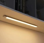 إضاءة LED حديثة تحت الأرفف لإضاءة ليلية عملية وعصرية"